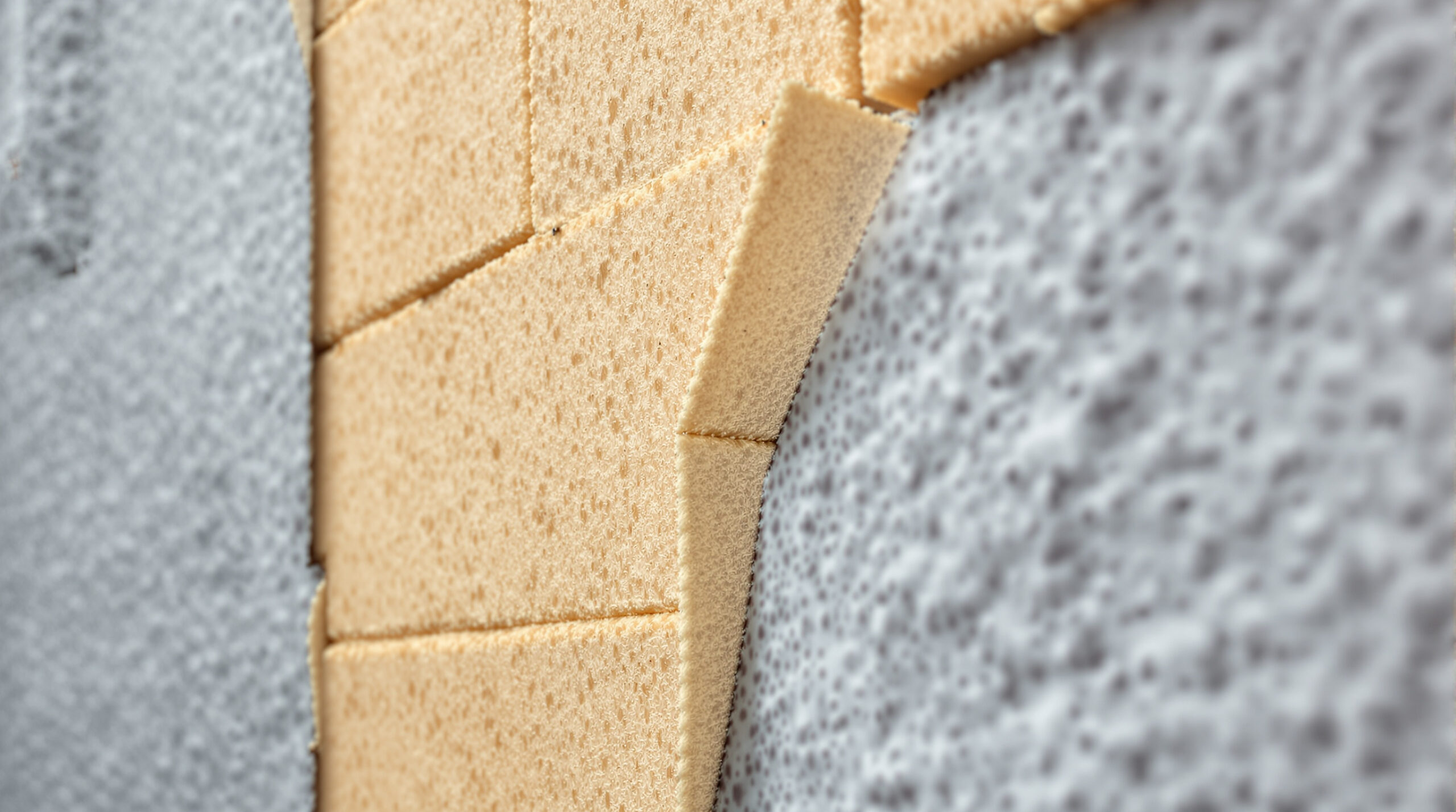 Ponts thermiques déf : causes, impacts et solutions efficaces